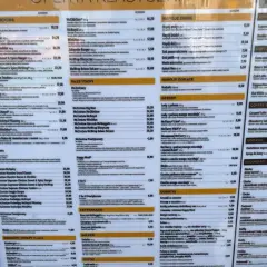 Ile kosztuje burger? Ceny w popularnych restauracjach i promocje