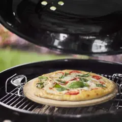 Jak czyścić kamień do pizzy, aby uniknąć zniszczenia i plam