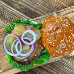 Ile piec burgery wołowe w piekarniku, aby były soczyste i pyszne