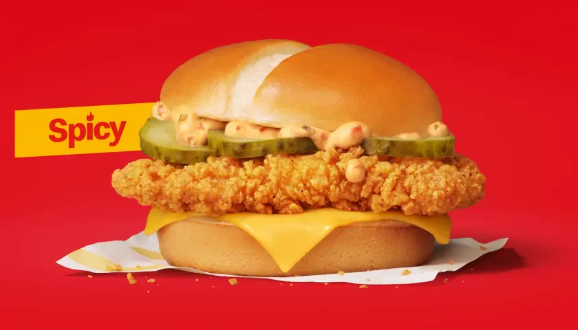 McCrispy z pikantnym sosem i chrupiącym kurczakiem. Sprawdź jego cenę!