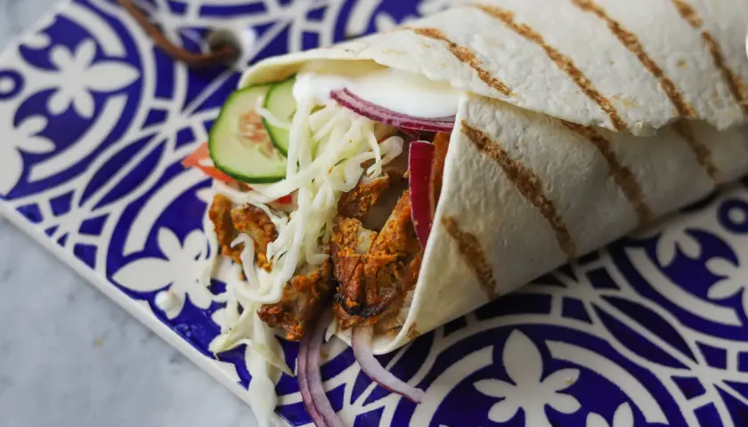 Kebab z czego jest? Odkryj składniki i tajemnice tej potrawy