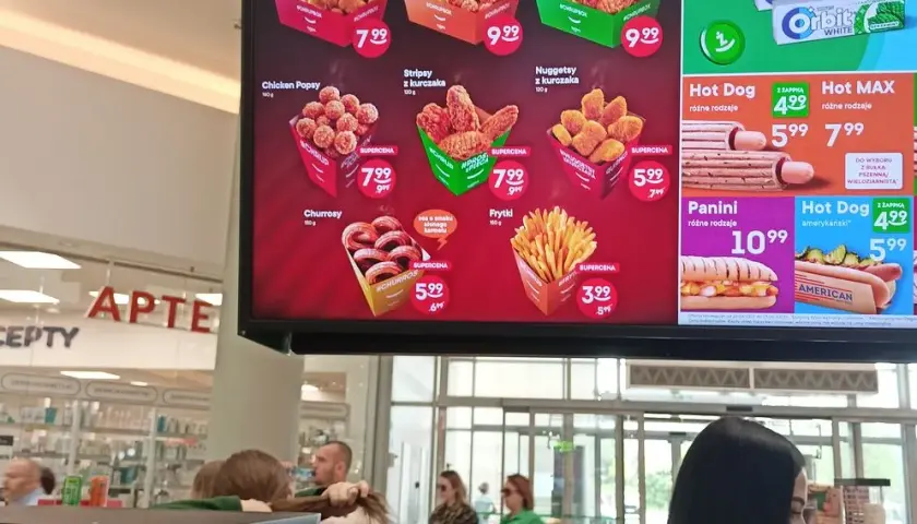 Ile kosztują frytki w Biedronce? Sprawdź aktualne ceny i promocje