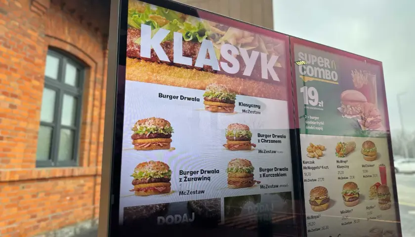 Menu z burgerami Drwala i innymi klasykami. Sprawdź, co jest w zestawie drwala, by wybrać swój ulubiony!