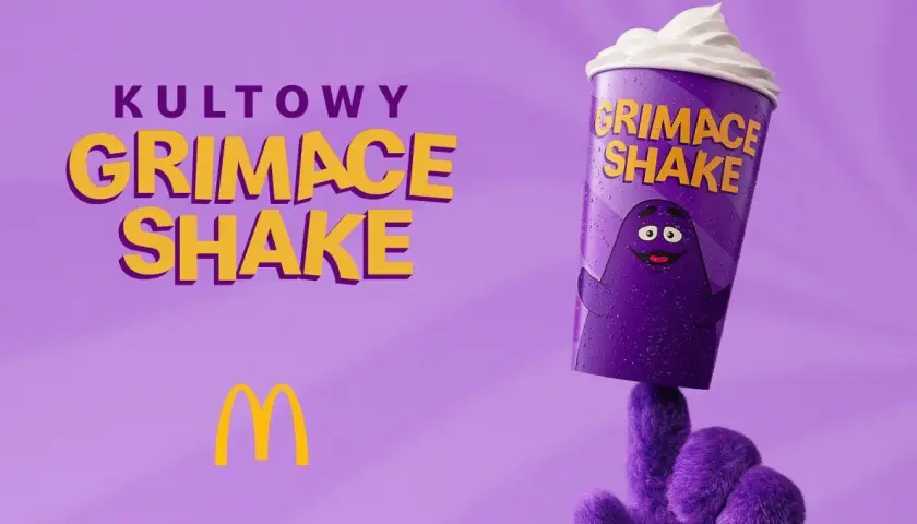Kultowy Grimace Shake w Polsce! Fioletowy napój z postacią Grimace'a i logo McDonald's.