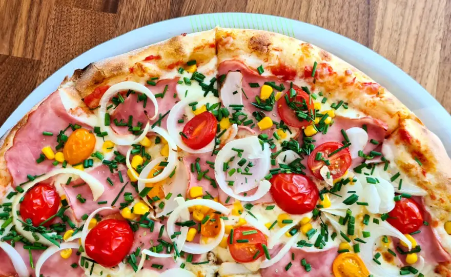 Ile osób najedzie się pizzą 45 cm? Zaskakujące fakty i porady