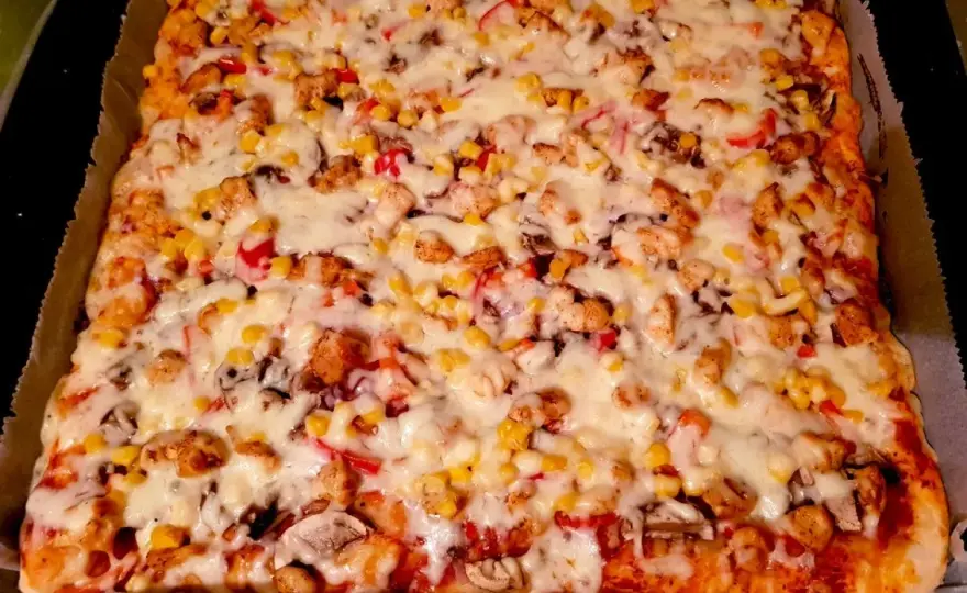 Ciasto na pizzę z suchymi drożdżami - Jak zrobić idealny spód?