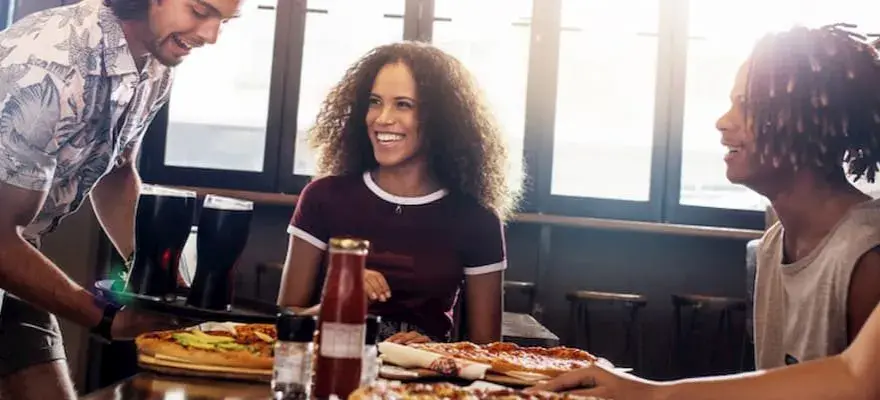 Ile pizz dziennie sprzedaje pizzeria? Zaskakujące statystyki sprzedaży