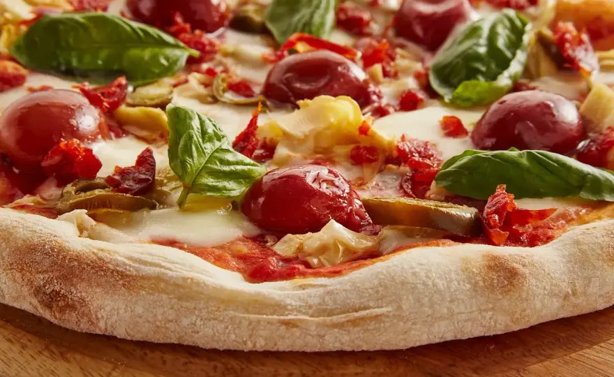 Ile kawałków ma pizza? Sprawdź, od czego to naprawdę zależy