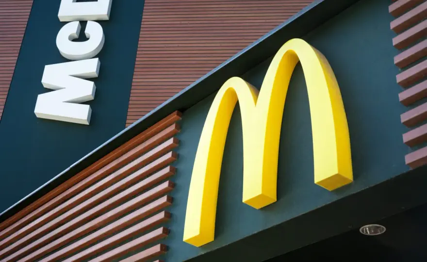 Kupony McDonald's i punkty MojeM - jak korzystać z promocji?