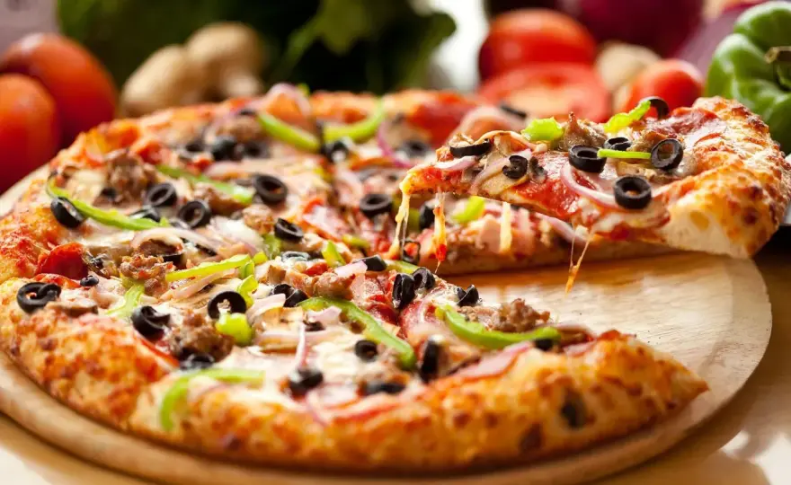 Dzień Pizzy - Jak świętować i zrobić idealną pizzę w domu?