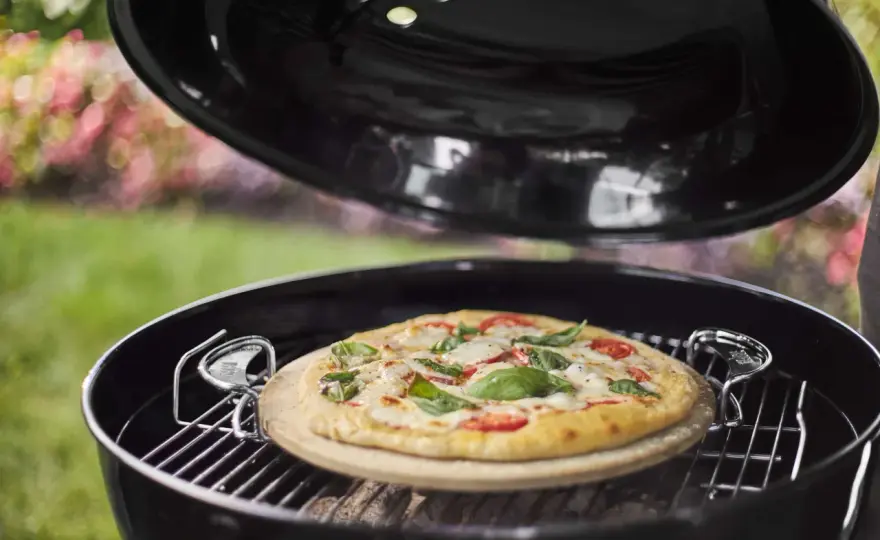 Jak czyścić kamień do pizzy, aby uniknąć zniszczenia i plam