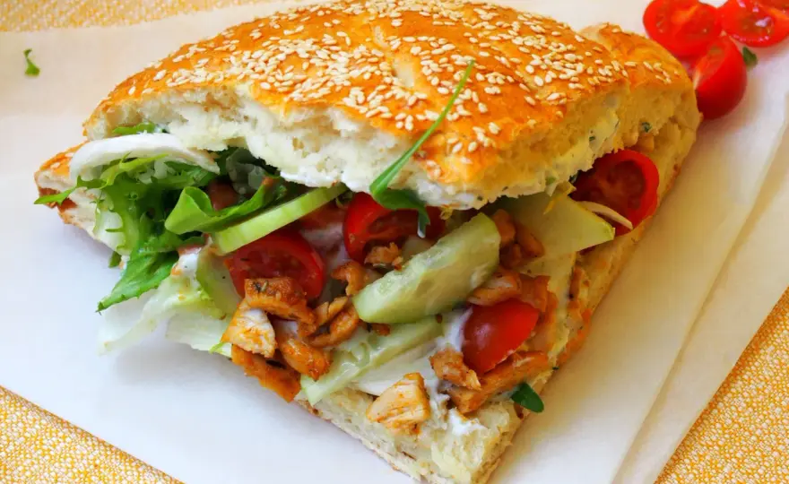 Kebab na grubym cieście - jak wybrać dobry i zrobić go w domu