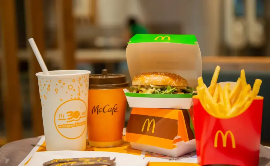 Ile kcal ma hamburger z mc - Sprawdź kalorie i porównanie z menu