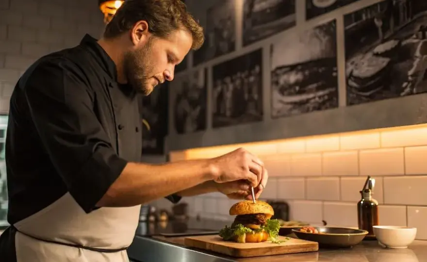 Skąd pochodzą burgery? Odkryj ich zaskakującą historię i ewolucję