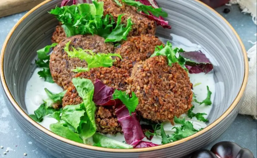 Keto kebab bez bułki i frytek - jak zamówić i zrobić w domu