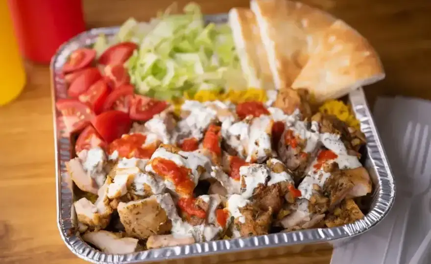 Gyros - czym jest i czym różni się od kebaba?