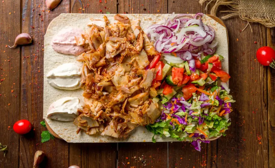 Shoarma - co to jest i czym różni się od kebaba?