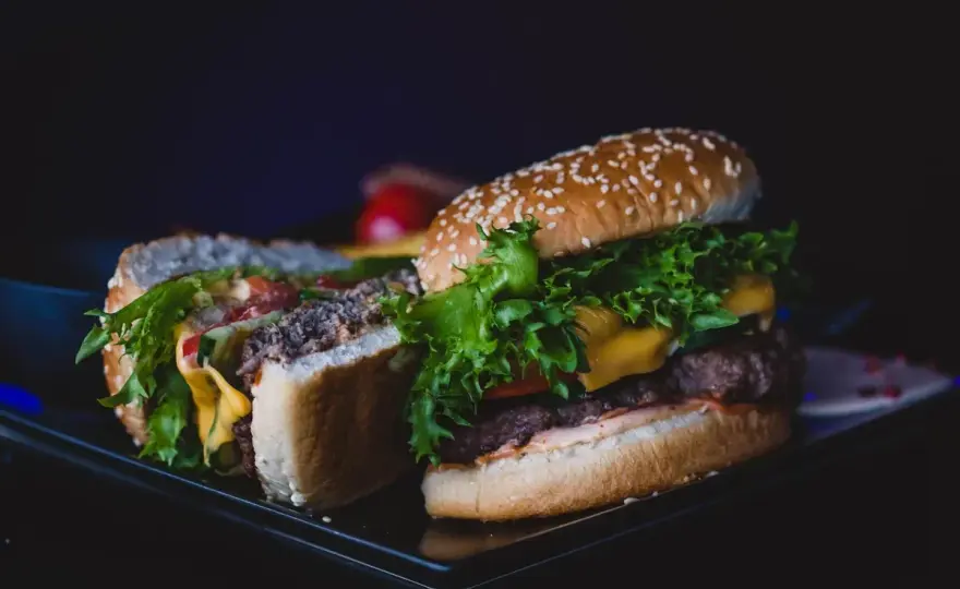 Kurczak burger mc - Który wariant wybrać? Porównanie smaku i kalorii
