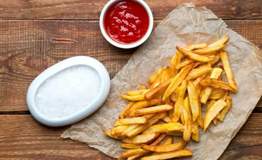 Ile kalorii mają frytki z McDonald’s - Sprawdź porcje i sosy