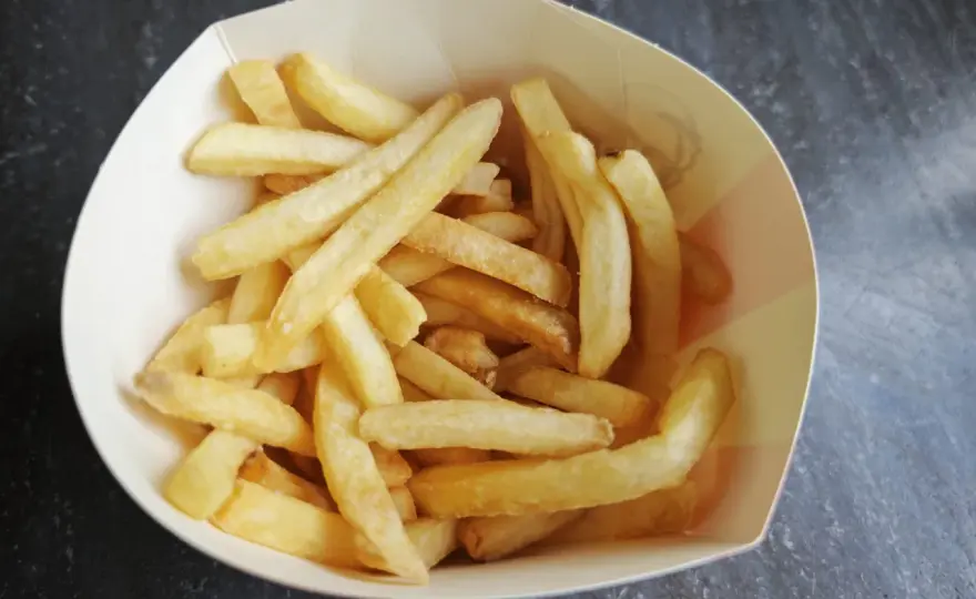 Longer z KFC - ile ma kalorii i co podbija zestaw?