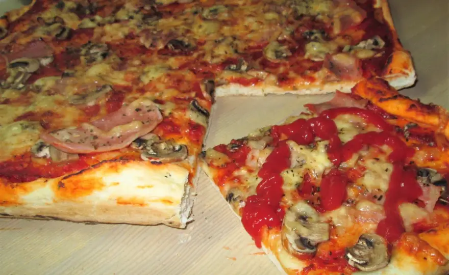 Pizza Supreme - Jak zrobić idealną, nie ciężką pizzę?