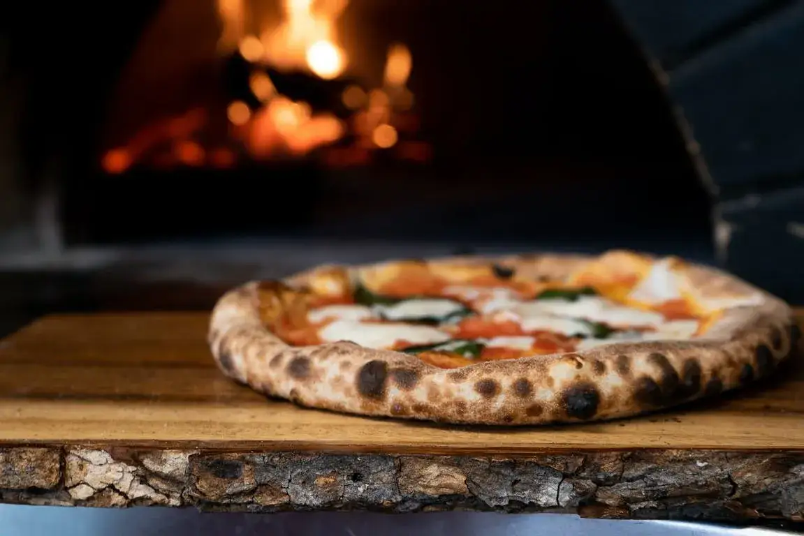 Zdjęcie Pizza w jakiej temperaturze? Odkryj sekrety idealnego pieczenia